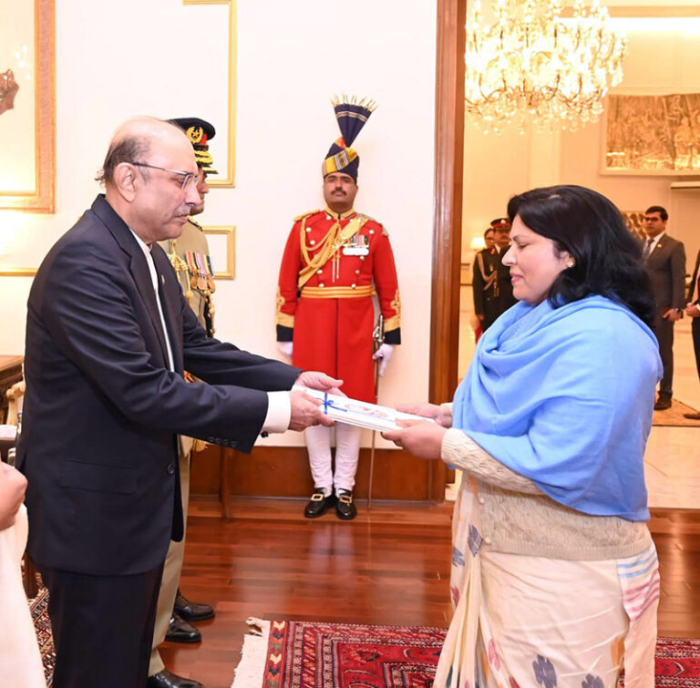 Nepali Ambassador to Pakistan presents letter of credence - Peoples' Review